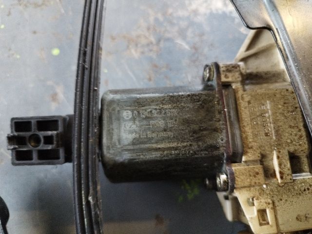 bontott BMW 4 Jobb hátsó Ablakemelő Szerkezet (Elektromos)