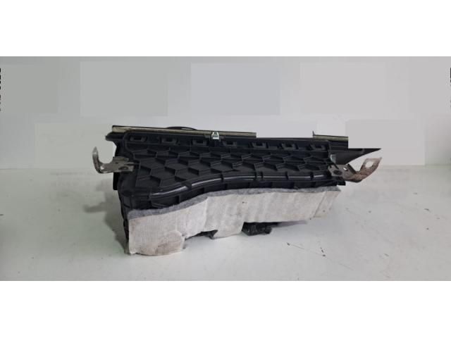 bontott BMW 4 Kesztyűtartó