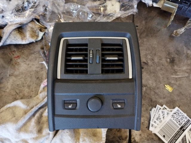 bontott BMW 4 Középső Szellőző