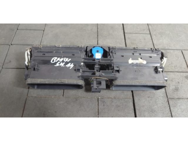 bontott BMW 4 Középső Szellőző