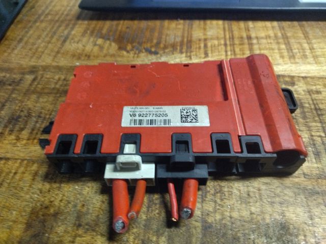 bontott BMW 4 Pozitív Kábel Elosztó