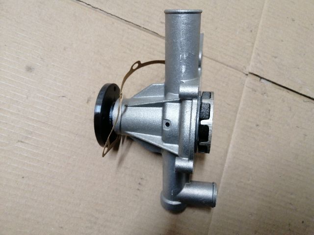 bontott BMW 5 E12 Vízpumpa