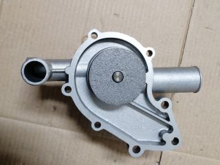 bontott BMW 5 E12 Vízpumpa