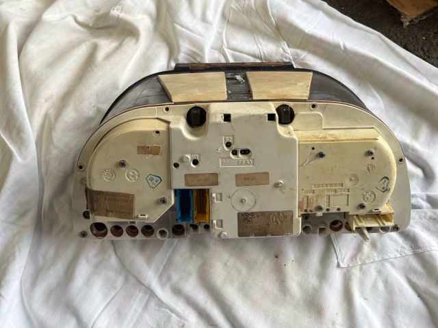 bontott BMW 5 E28 Kilométeróra