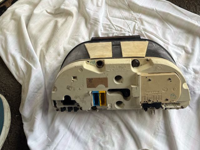 bontott BMW 5 E28 Kilométeróra