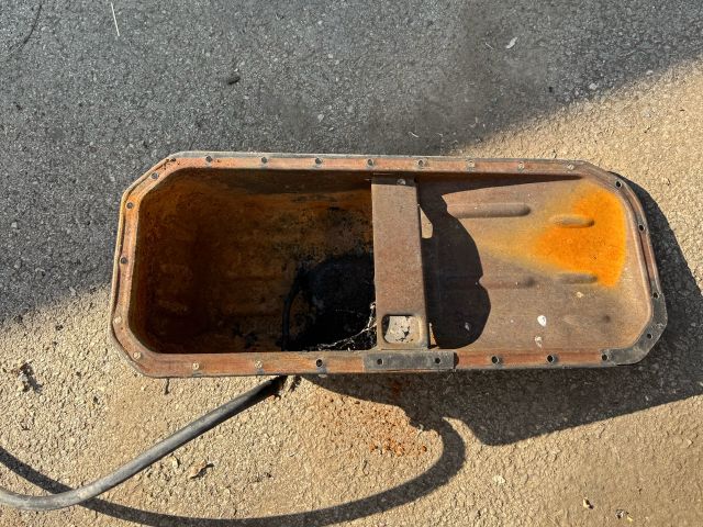 bontott BMW 5 E28 Olajteknő