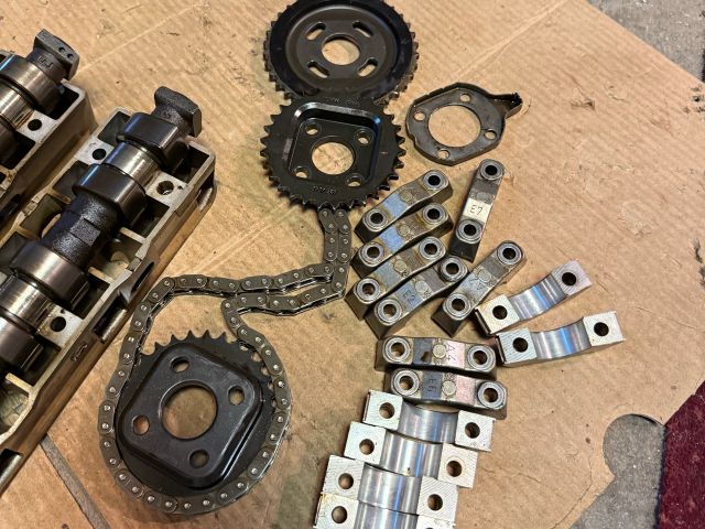 bontott BMW 5 E34 Vezérműtengely Házzal