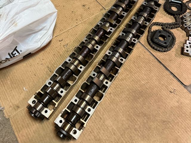 bontott BMW 5 E34 Vezérműtengely Házzal