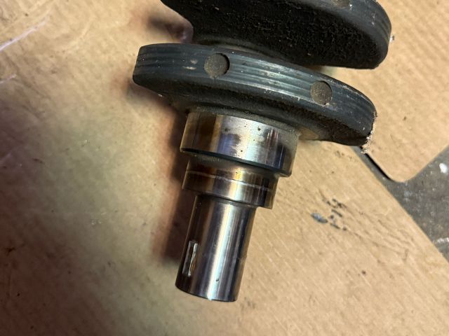 bontott BMW 5 E34 Főtengely (Magában)