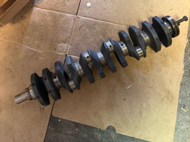 bontott BMW 5 E34 Főtengely (Magában)