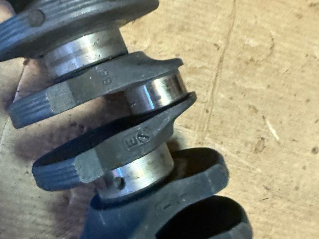 bontott BMW 5 E34 Főtengely (Magában)