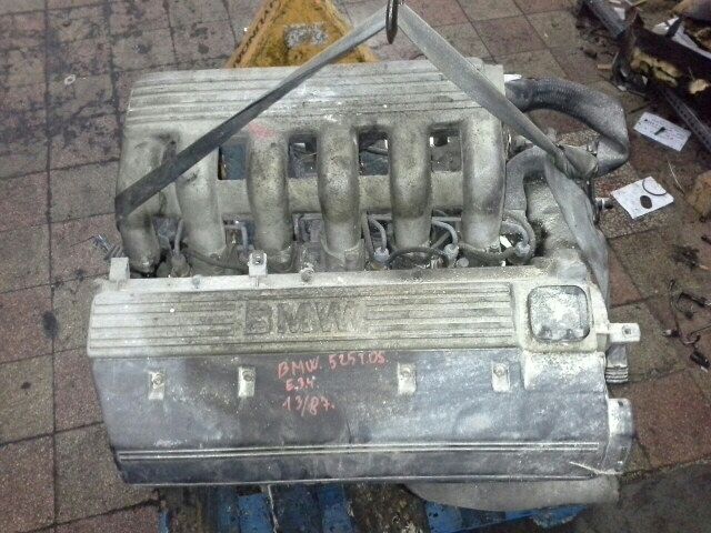 bontott BMW 5 E34 Motor (Fűzött blokk hengerfejjel)