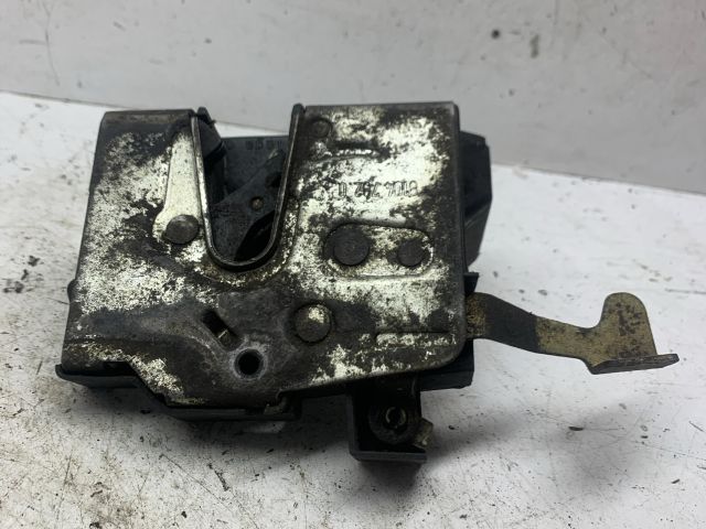 bontott BMW 5 E34 Bal első Ajtózár