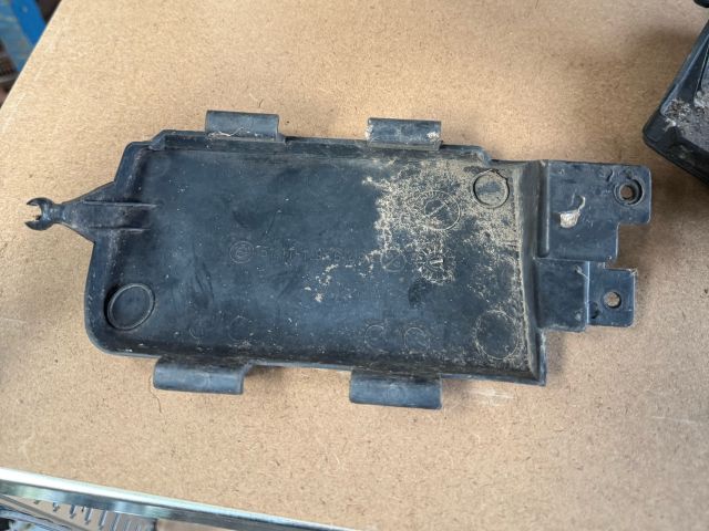 bontott BMW 5 E34 Bal első Lökhárító Vakborítás