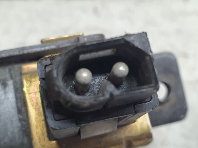 bontott BMW 5 E34 Csomagtérajtó Zárszerkezet