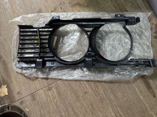 bontott BMW 5 E34 Hűtőrács