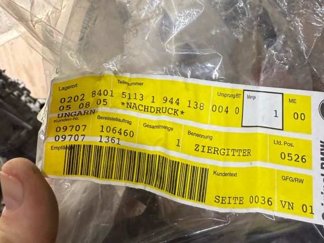 bontott BMW 5 E34 Hűtőrács