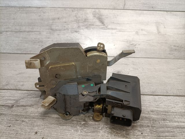 bontott BMW 5 E34 Jobb első Ajtózár