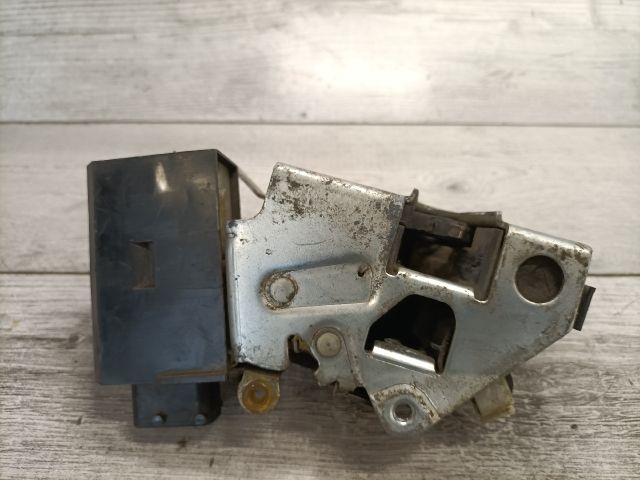 bontott BMW 5 E34 Jobb első Ajtózár