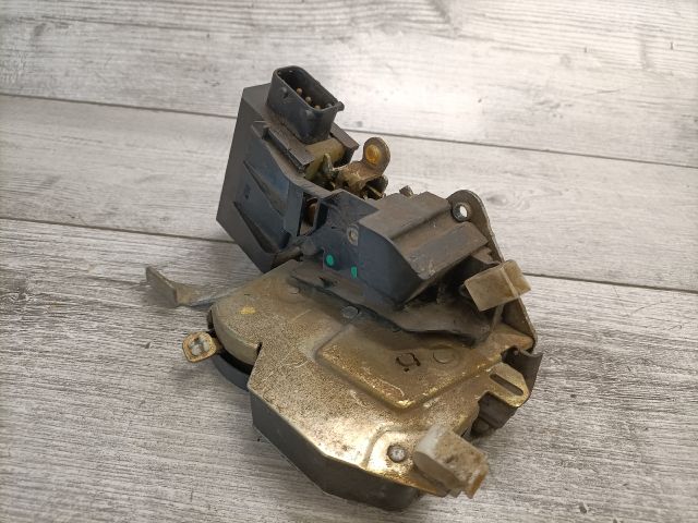 bontott BMW 5 E34 Jobb első Ajtózár