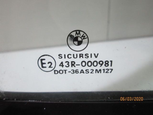 bontott BMW 5 E34 Jobb hátsó Fixüveg (Ajtóban)