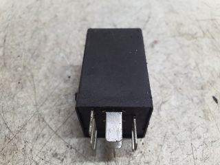 bontott BMW 5 E34 Relé