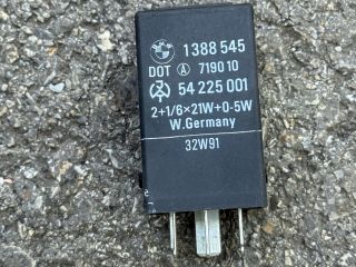 bontott BMW 5 E34 Relé