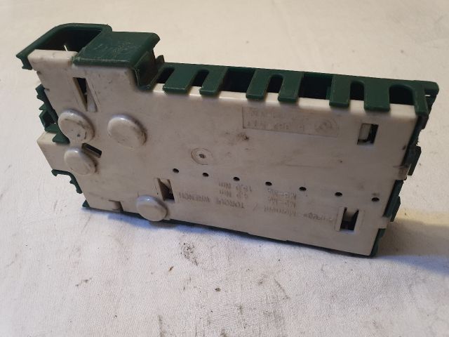 bontott BMW 5 E39 Biztosítéktábla Motortér