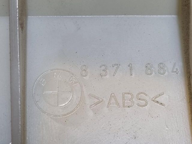 bontott BMW 5 E39 Biztosítéktábla Motortér