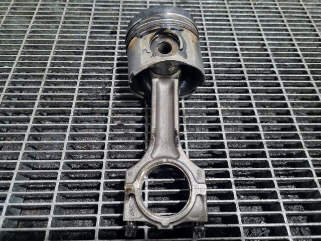 bontott BMW 5 E39 Dugattyú