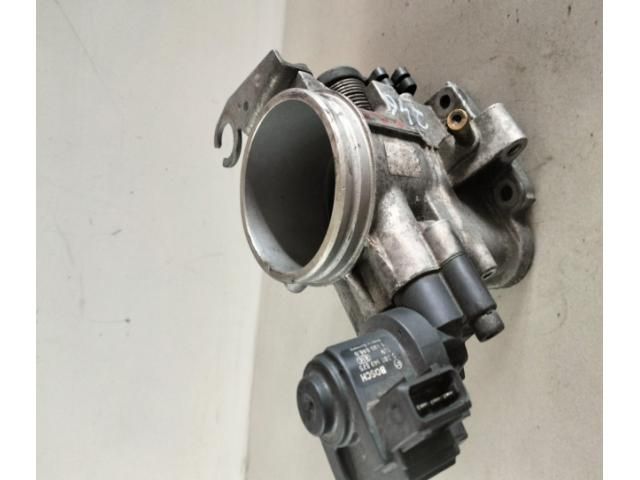 bontott BMW 5 E39 Fojtószelep (Elektromos)