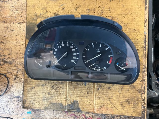 bontott BMW 5 E39 Kilométeróra