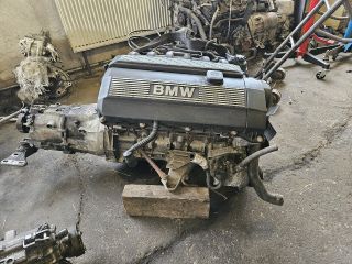 bontott BMW 5 E39 Komplett Motor (Segédberendezésekkel)