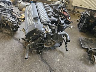 bontott BMW 5 E39 Komplett Motor (Segédberendezésekkel)