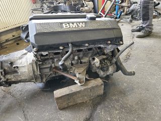 bontott BMW 5 E39 Komplett Motor (Segédberendezésekkel)