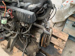 bontott BMW 5 E39 Motor (Fűzött blokk hengerfejjel)
