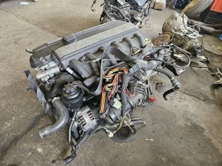 bontott BMW 5 E39 Motor (Fűzött blokk hengerfejjel)