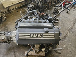 bontott BMW 5 E39 Motor (Fűzött blokk hengerfejjel)