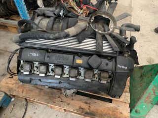 bontott BMW 5 E39 Motor (Fűzött blokk hengerfejjel)