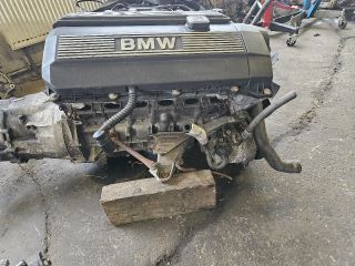 bontott BMW 5 E39 Motor (Fűzött blokk hengerfejjel)