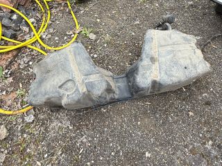 bontott BMW 5 E39 Tank