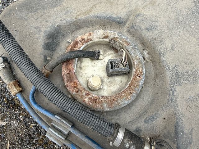 bontott BMW 5 E39 Tank