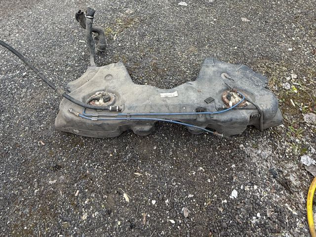 bontott BMW 5 E39 Tank