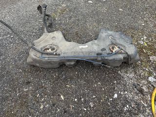 bontott BMW 5 E39 Tank