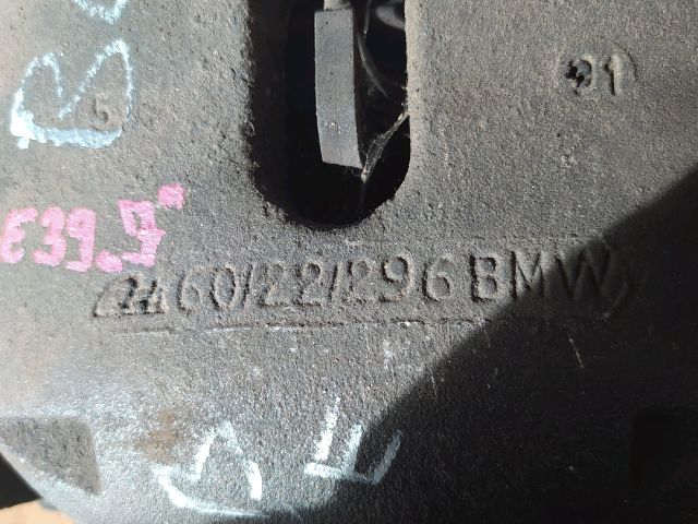 bontott BMW 5 E39 Bal első Féknyereg Munkahengerrel