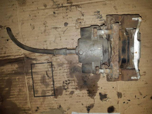 bontott BMW 5 E39 Bal hátsó Féknyereg Munkahengerrel