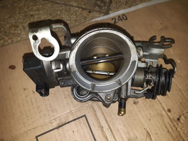 bontott BMW 5 E39 Fojtószelep (Elektromos)