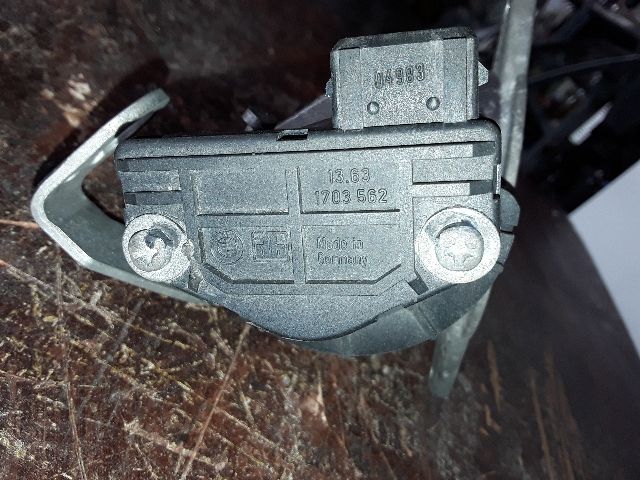 bontott BMW 5 E39 Fojtószelep (Mechanikus)