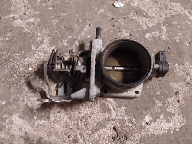 bontott BMW 5 E39 Fojtószelep (Mechanikus)