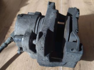 bontott BMW 5 E39 Jobb első Féknyereg Munkahengerrel